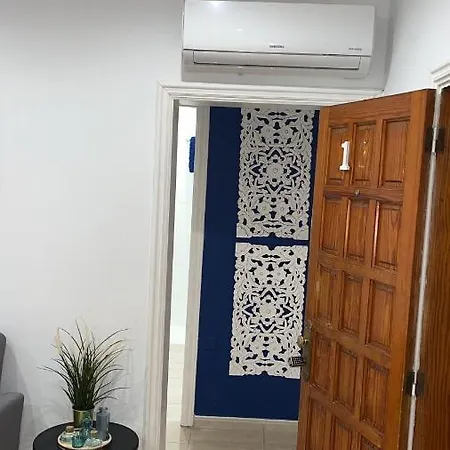Cornelia's 1b Primera Linea De Playa Apartment *